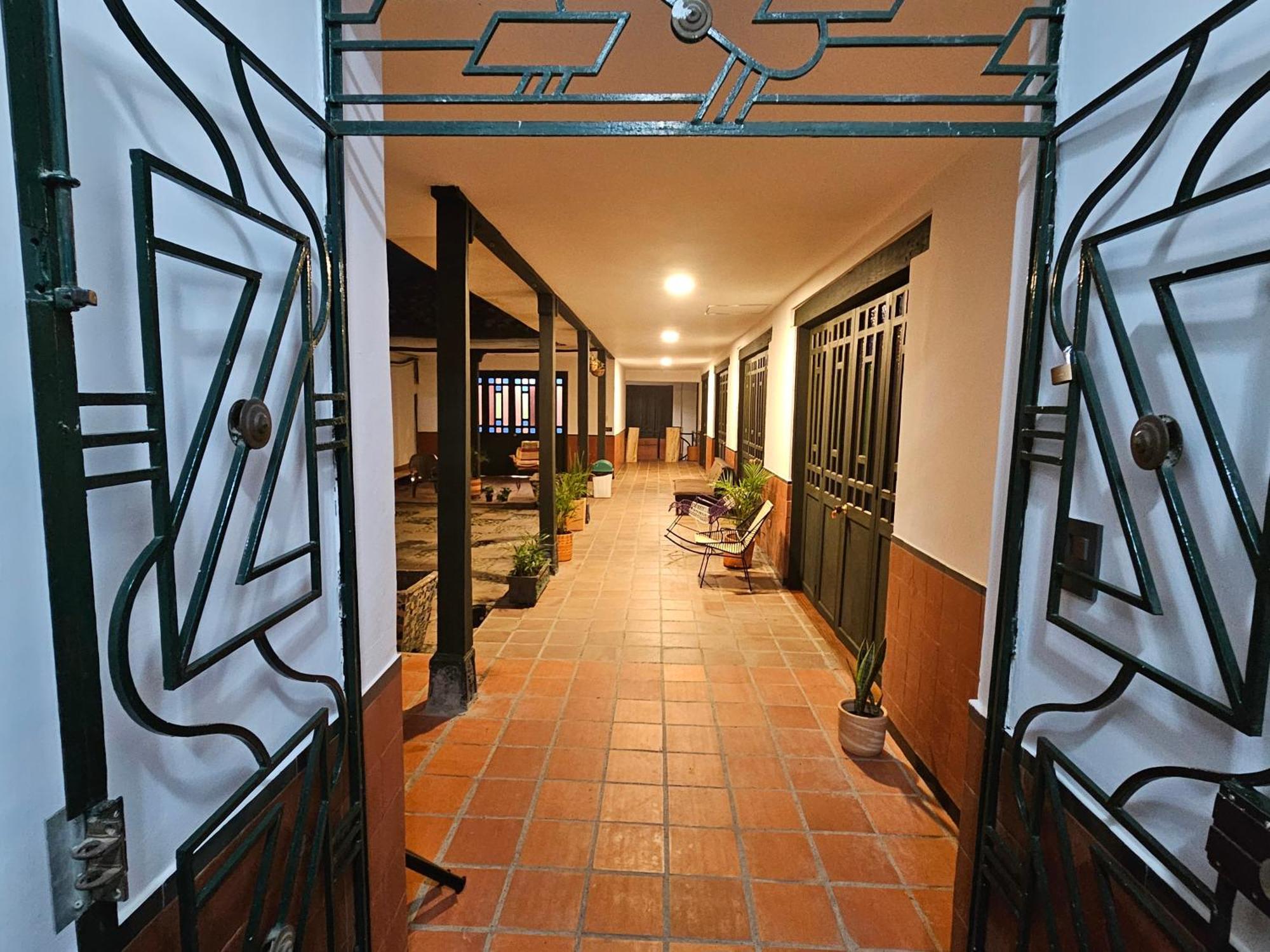Casa Alba Hotel Кали Екстериор снимка
